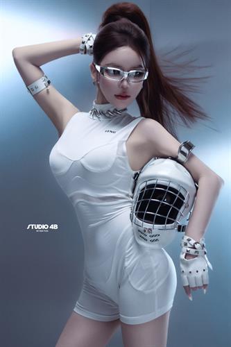 FUTURISTIC2