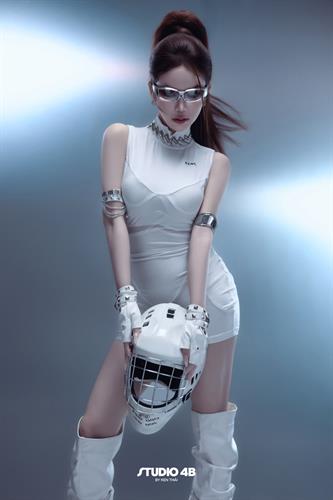 FUTURISTIC4