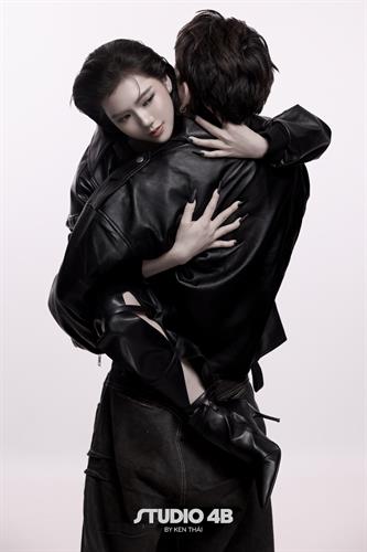 COUPLE IN BLACK #22