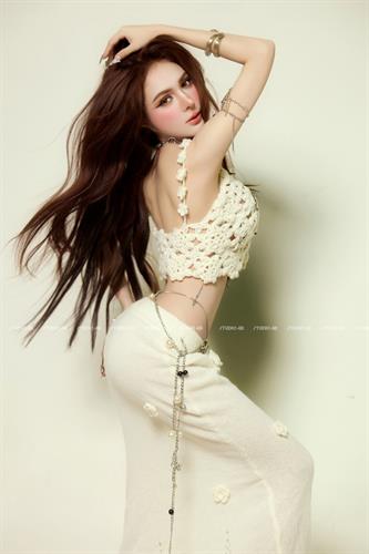 LADY7